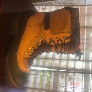 Men’s Sorel waterproof insulated boots. Size 10.5